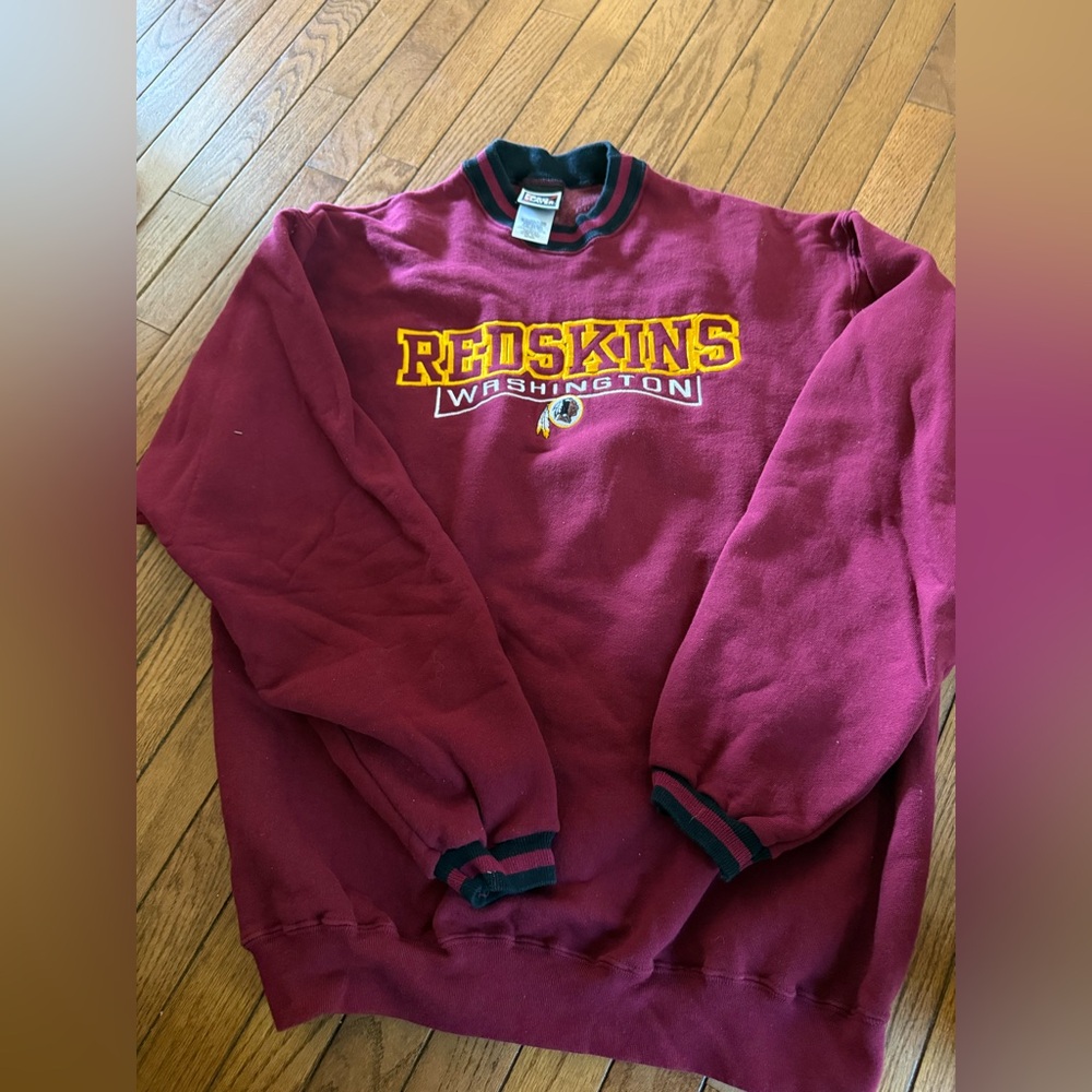 Vintage Washington Redskins Burgundy and Gold Men’s Crew Sweatshirt